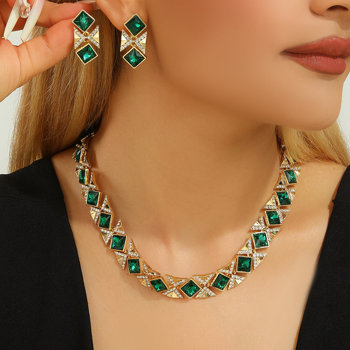 Vestiri® | Håndlavet Royale Krystalsæt (Halskæde & Øreringe)