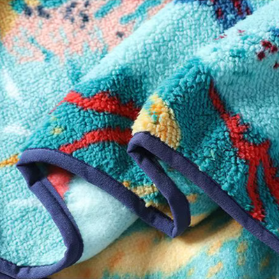 Nordic™ – Fleece Pullover med Abstrakte Bjergtoppe