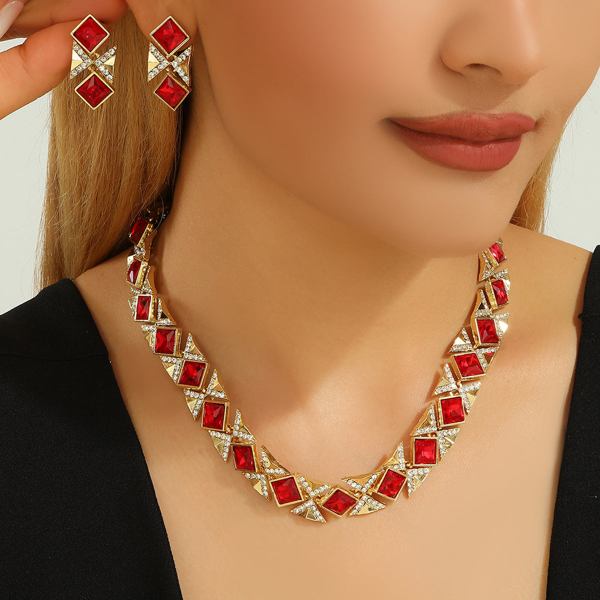 Vestiri® | Håndlavet Royale Krystalsæt (Halskæde & Øreringe)