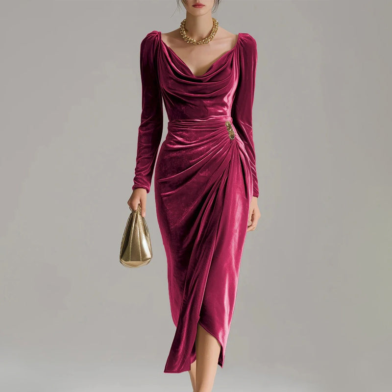 Margarette – Elegant Velourkjole med Drapering